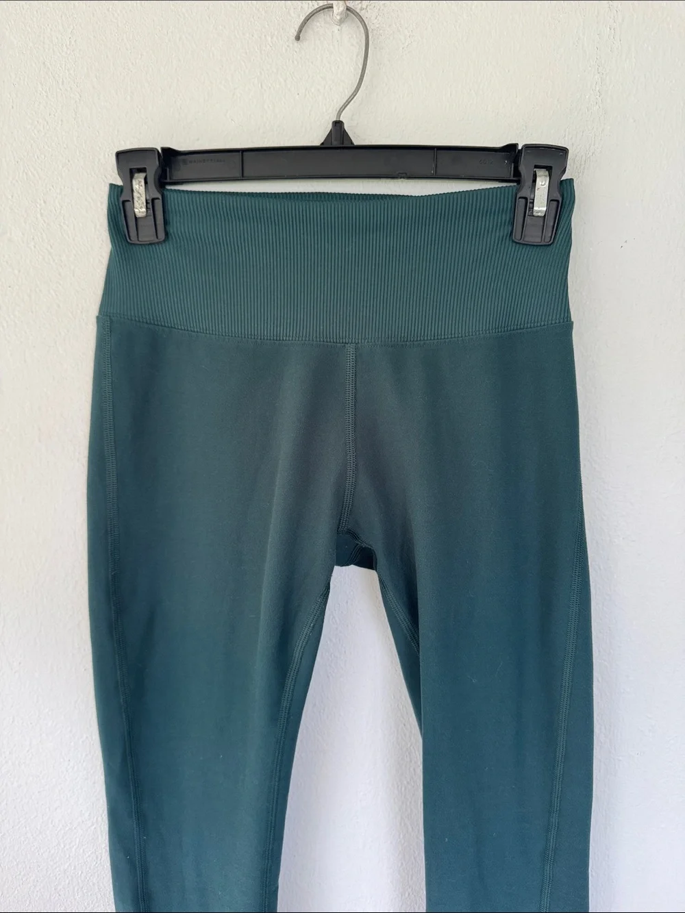 Alo Yoga dark forest green high rise rib trim full length leggings size small
